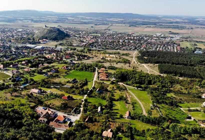 Bed and Breakfast Fogadó A Két Tölgyfához