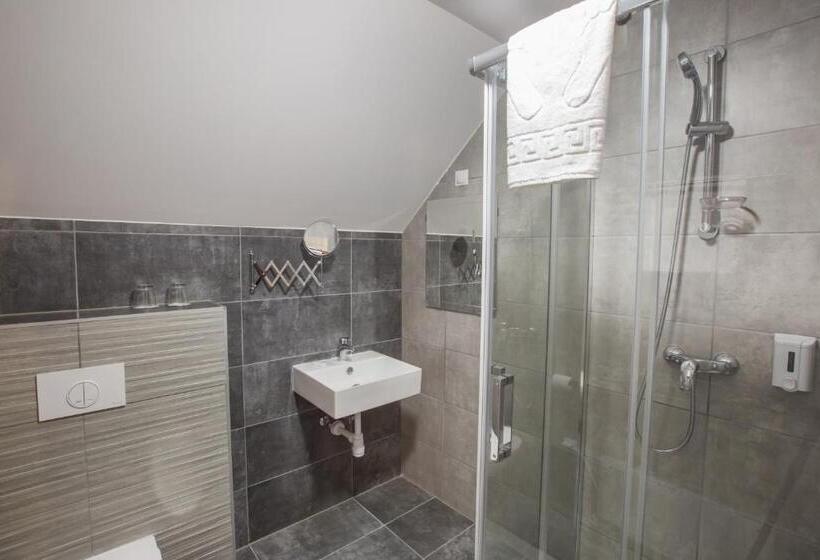 Bed and Breakfast Fogadó A Két Tölgyfához