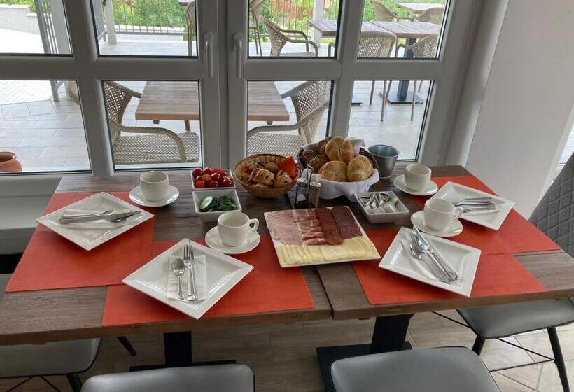 Bed and Breakfast Fogadó A Két Tölgyfához