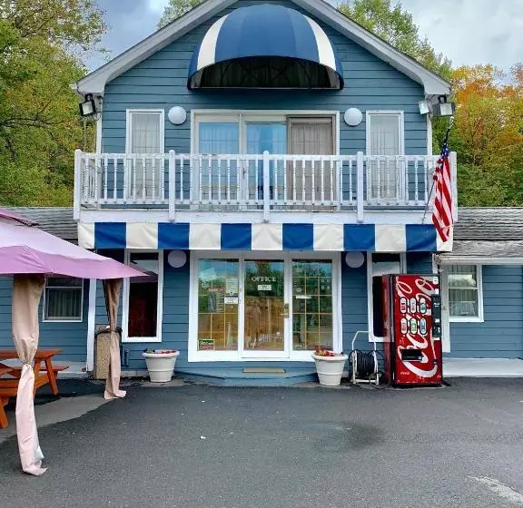 هتل American Inn Lee