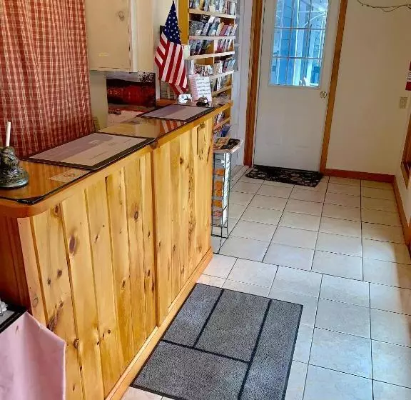 هتل American Inn Lee