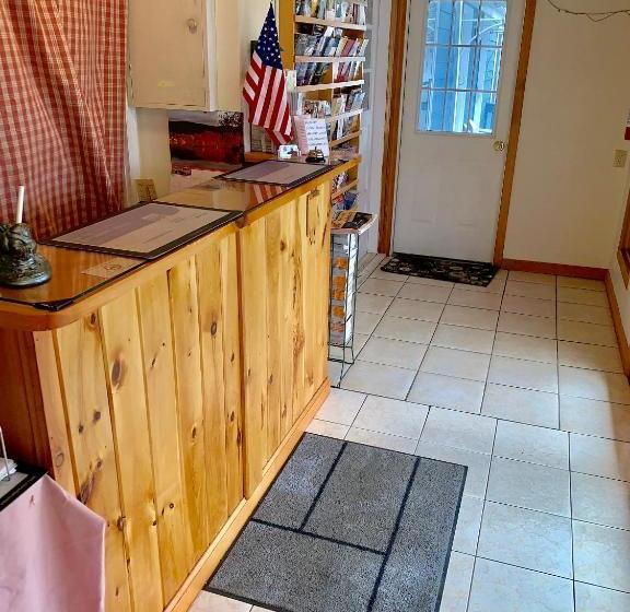 فندق American Inn Lee