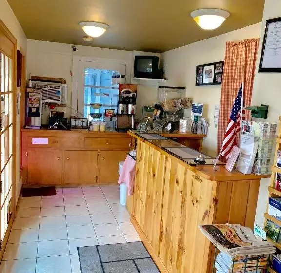 هتل American Inn Lee