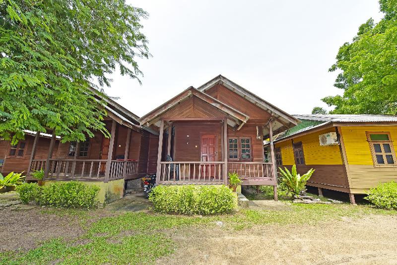 Отель Zen Rooms Pelangi Beach Resort