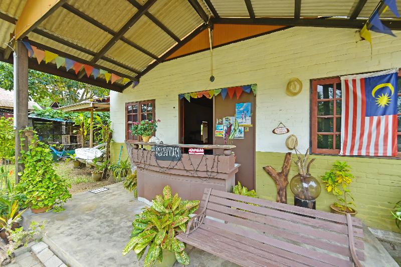 Отель Zen Rooms Pelangi Beach Resort