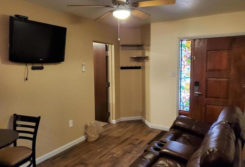 Jefferson Hills Motel