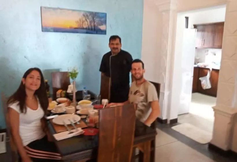 Aamiaismajoitus (B&B) Villa Ananthaya