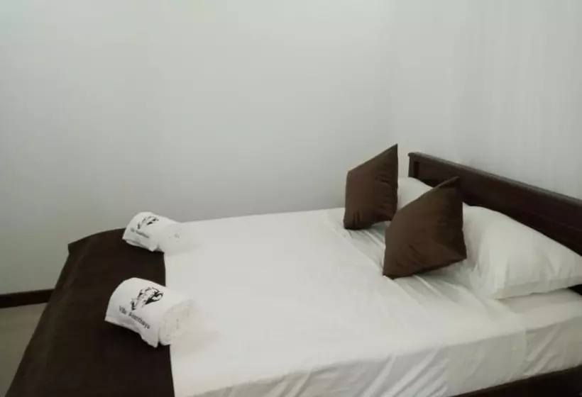 Aamiaismajoitus (B&B) Villa Ananthaya