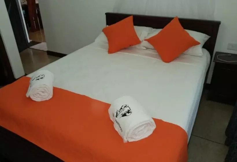 Aamiaismajoitus (B&B) Villa Ananthaya