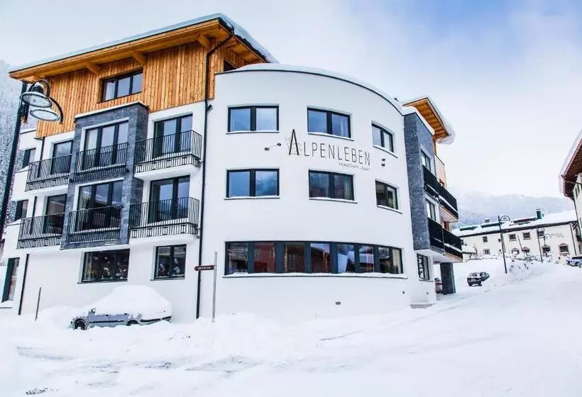 ホテル Alpenleben