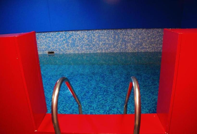 هتل Franklin  And Suites