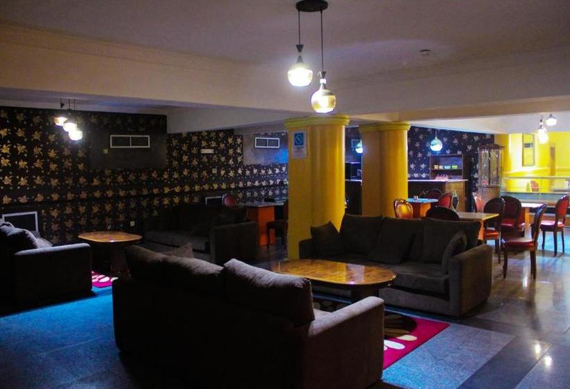 هتل Franklin  And Suites