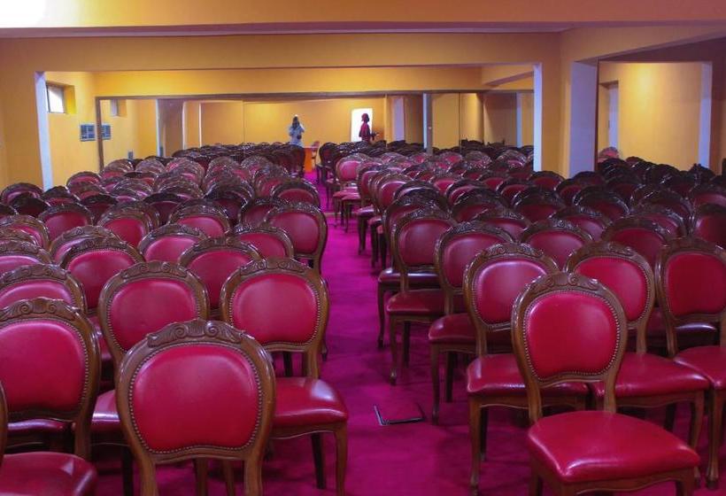 هتل Franklin  And Suites