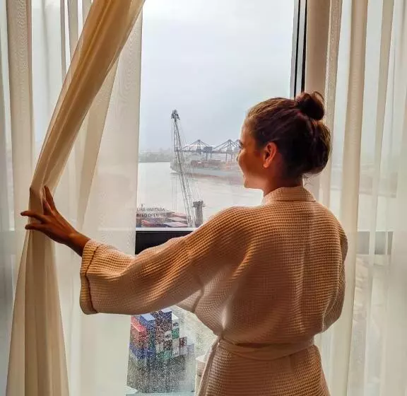 Hotelli Mercure Itajai Navegantes