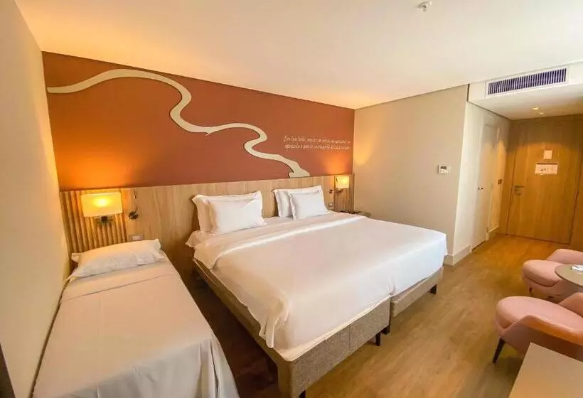 Hotelli Mercure Itajai Navegantes