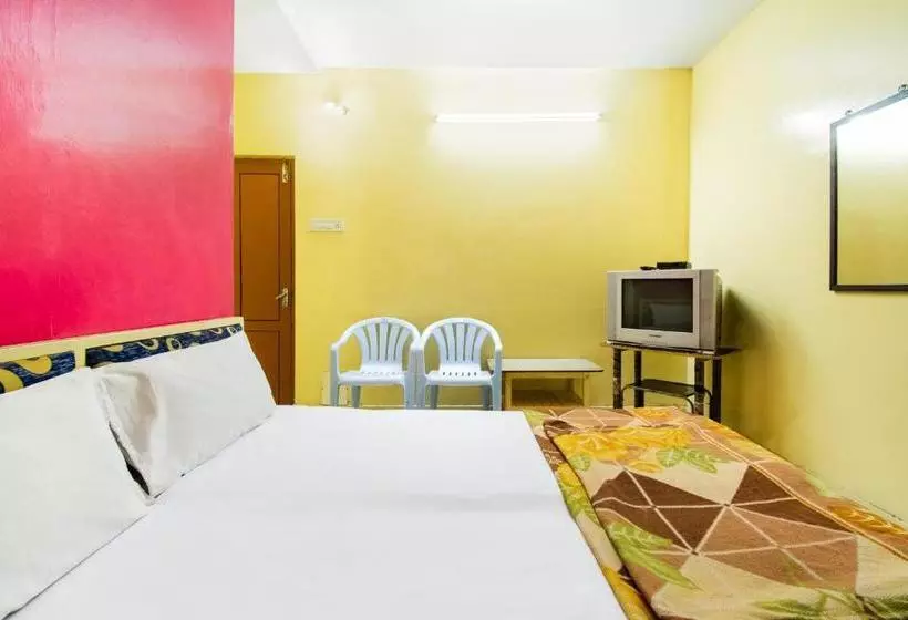 هتل Spot On 60642 Sri Ratna Lodge