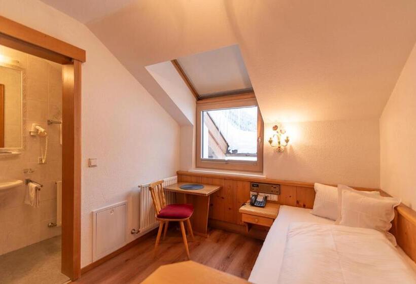 فندق Garni Helvetia