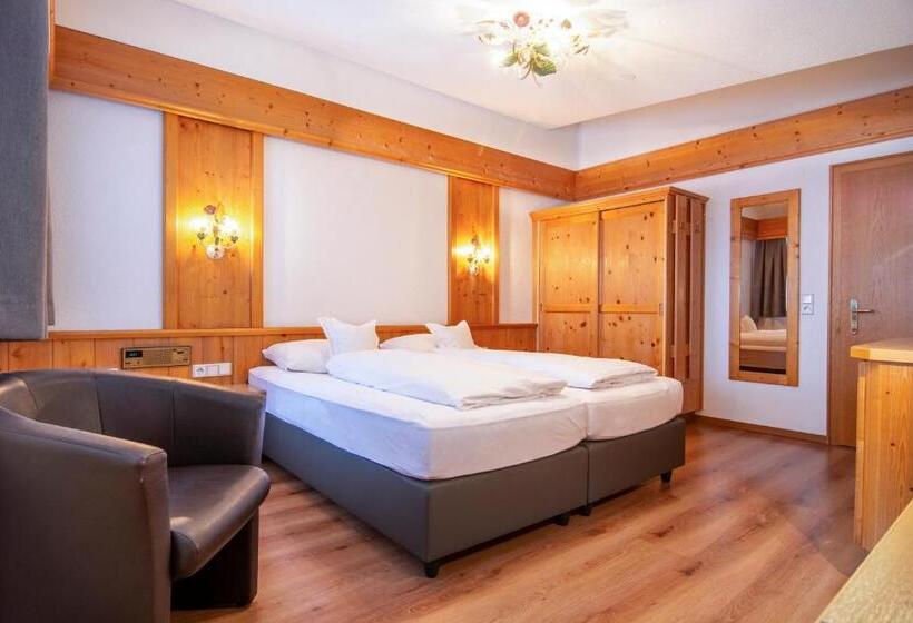 فندق Garni Helvetia