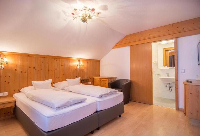 فندق Garni Helvetia