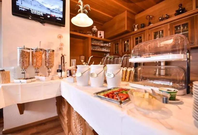هتل Garni Helvetia