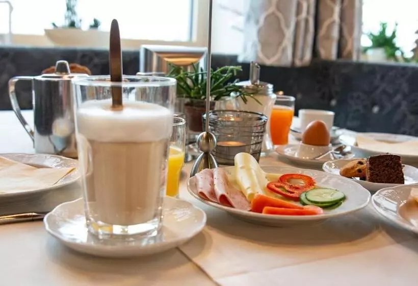 هتل Garni Helvetia