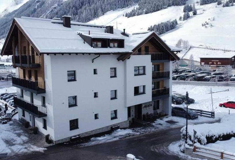 فندق Garni Helvetia