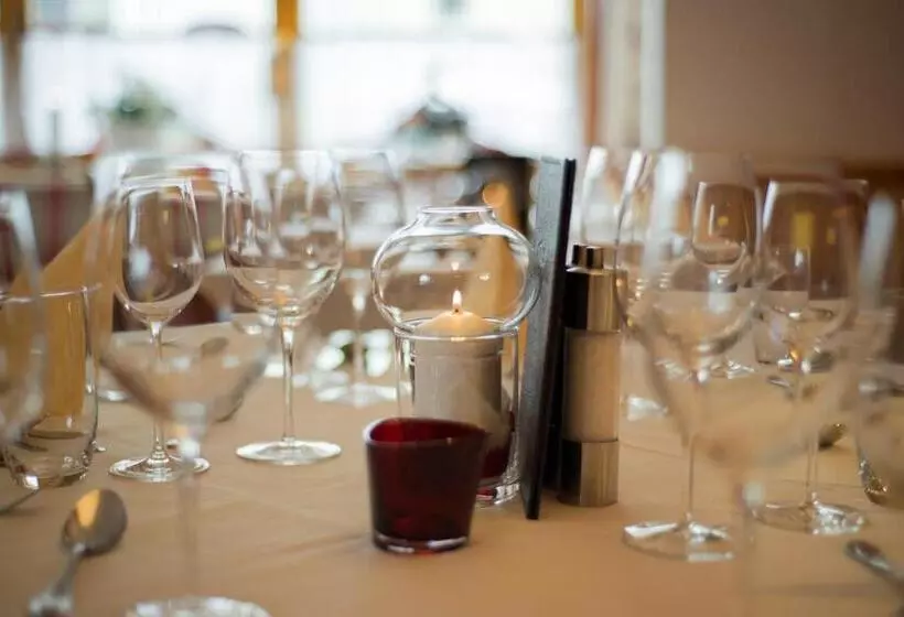 ホテル Tauernblick