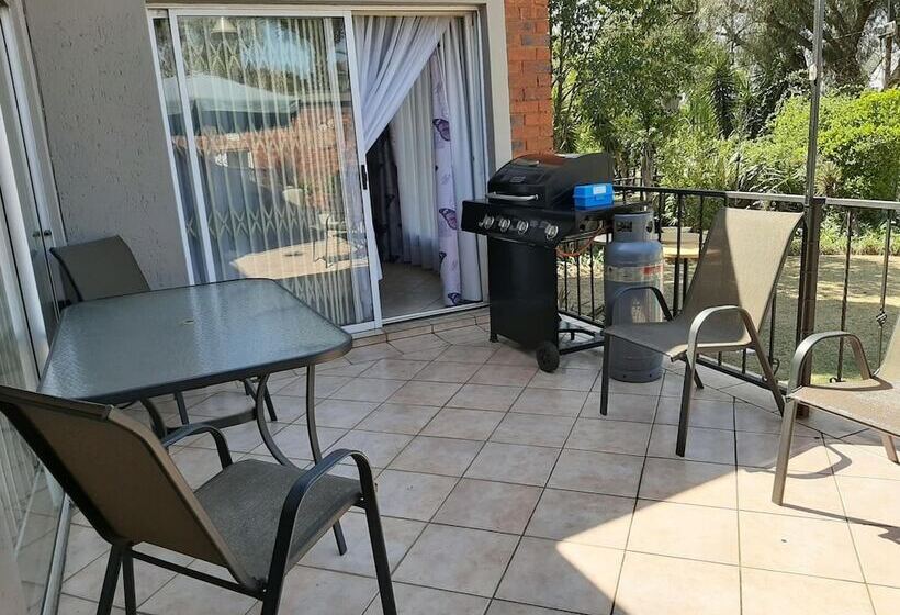 膳宿费 The Lakehouse Guest House