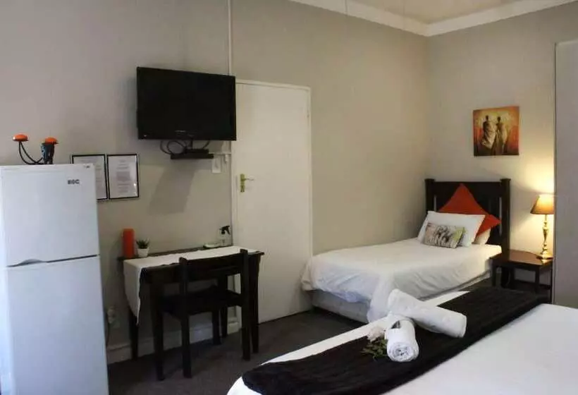 ペンション The Lakehouse Guest House