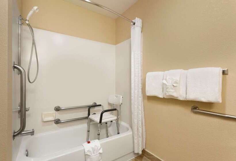 فندق Baymont By Wyndham Salina