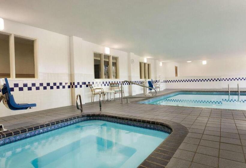 فندق Baymont By Wyndham Salina