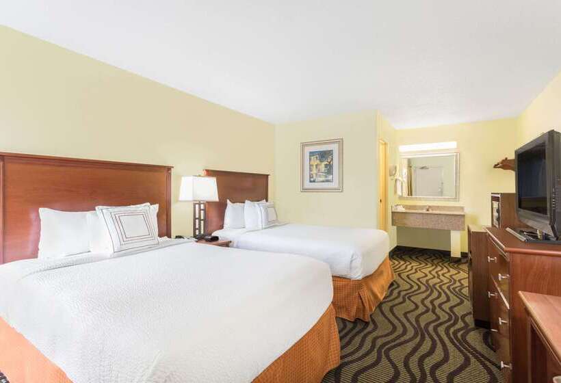 فندق Baymont By Wyndham Savannah Midtown