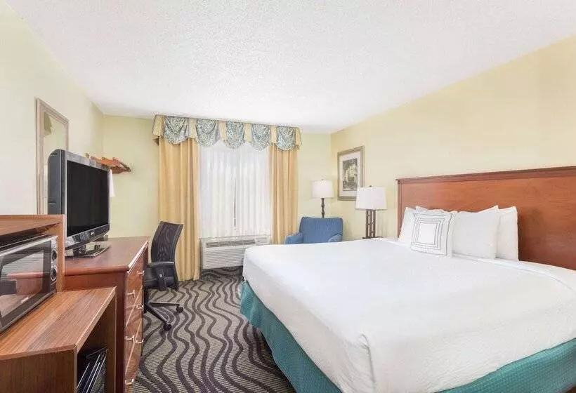 هتل Baymont By Wyndham Savannah Midtown