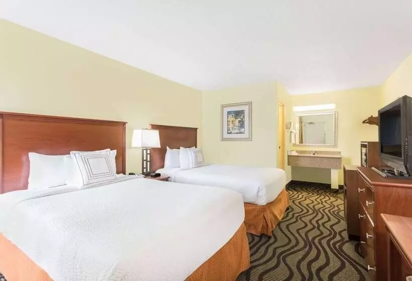 هتل Baymont By Wyndham Savannah Midtown