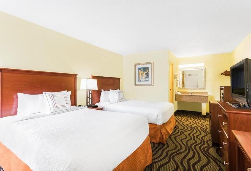 فندق Baymont By Wyndham Savannah Midtown