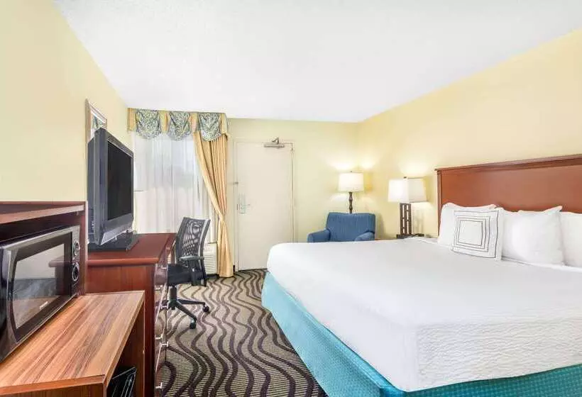 هتل Baymont By Wyndham Savannah Midtown