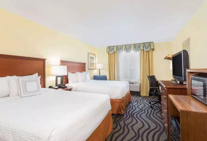 هتل Baymont By Wyndham Savannah Midtown