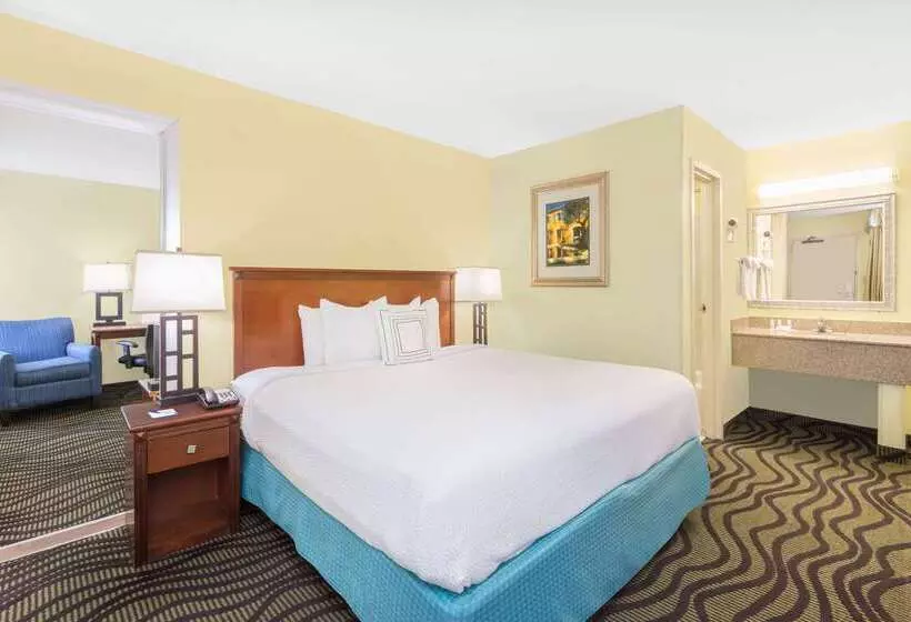 هتل Baymont By Wyndham Savannah Midtown