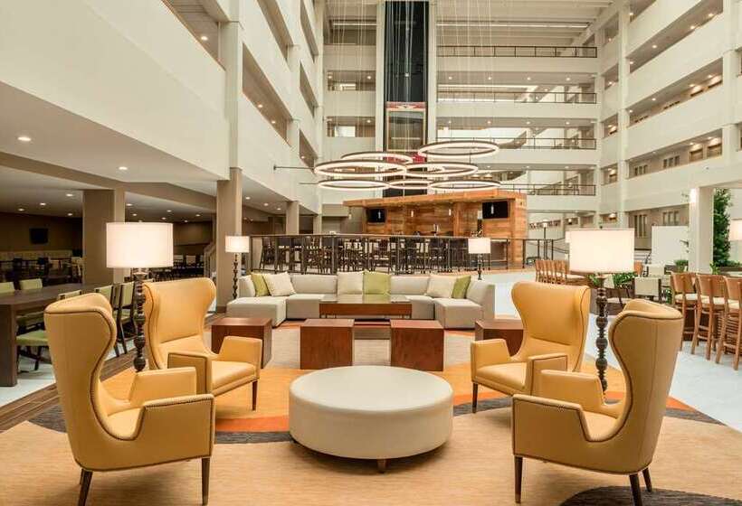 Отель Embassy Suites By Hilton Milwaukee Brookfield