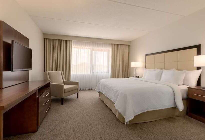 Отель Embassy Suites By Hilton Milwaukee Brookfield