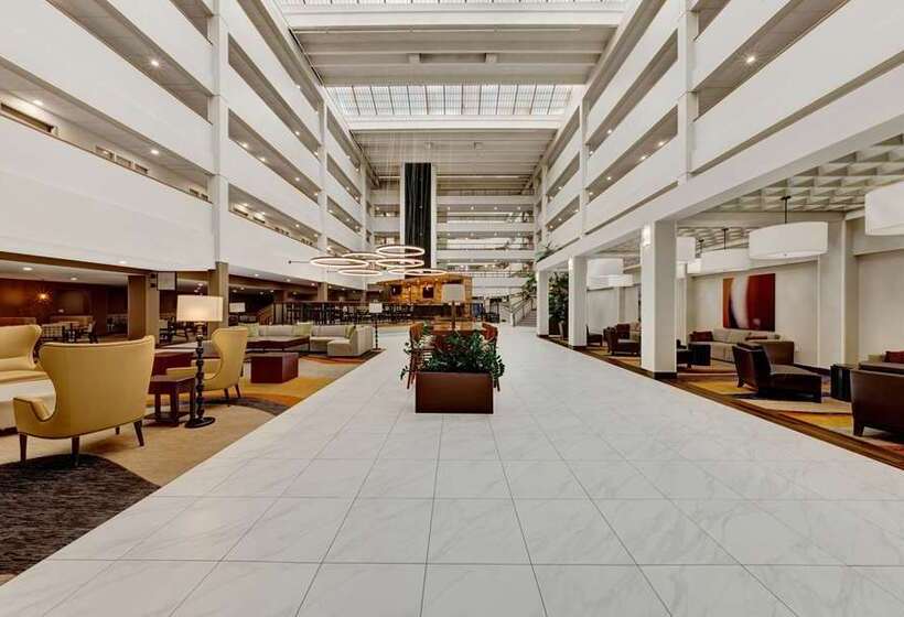 Отель Embassy Suites By Hilton Milwaukee Brookfield