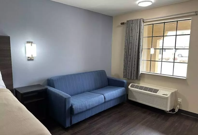 בית מלון כפרי Express Inn & Suites