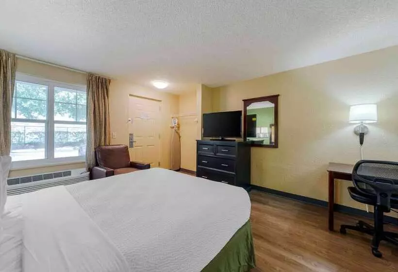 בית מלון כפרי Extended Stay America Suites  Fort Lauderdale  Cypress Creek  Andrews Ave