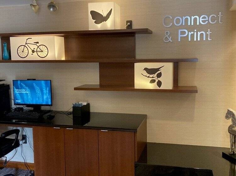 هتل Fairfield Inn Ann Arbor