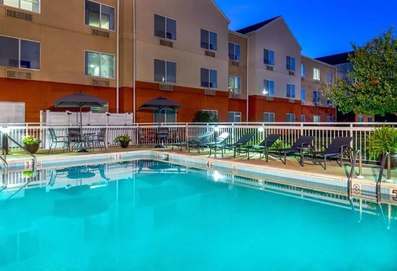 Otel Fairfield Inn & Suites Lancaster