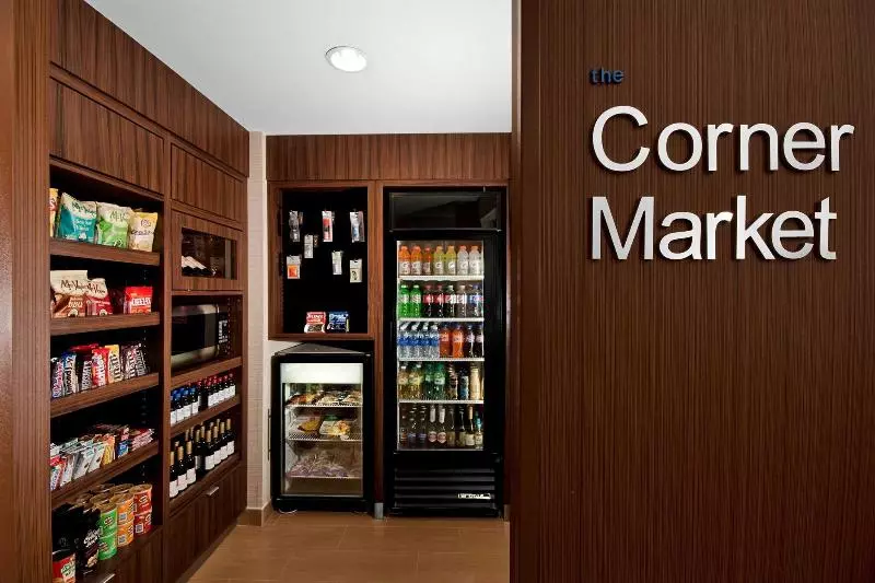 Отель Fairfield Inn & Suites Raleigh Durham Airport Research Triangle Park