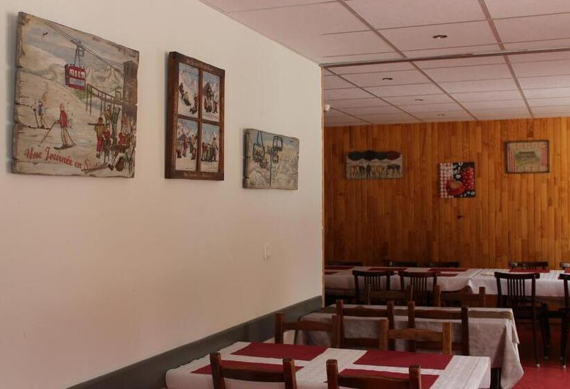 ホテル Les Carlines