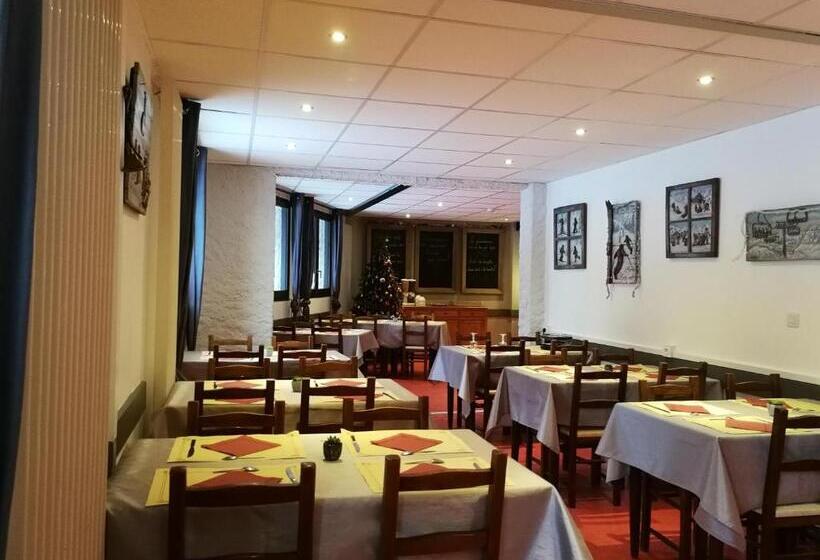 ホテル Les Carlines