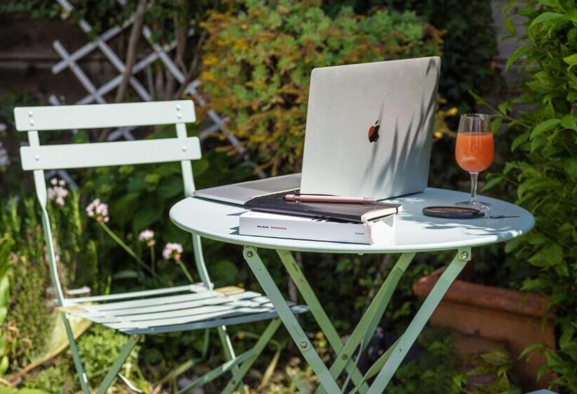 Pensão Balabuska Rooms & Garden