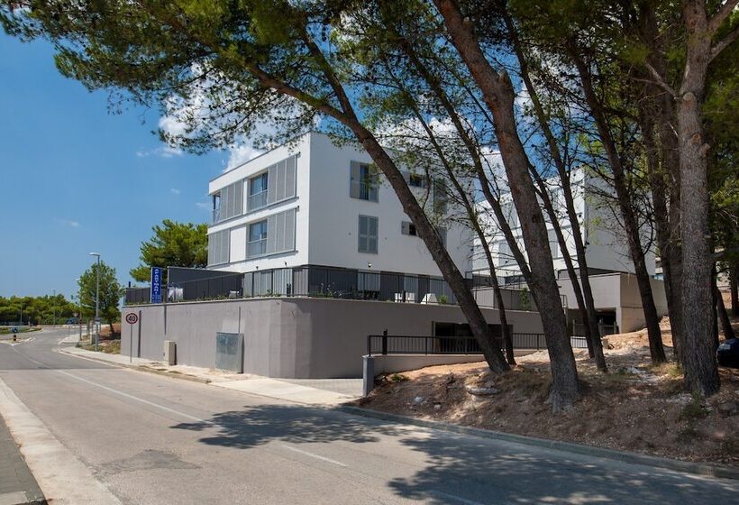 Apartments Dva Galeba